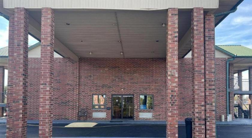 Ozark Hotel Exterior foto